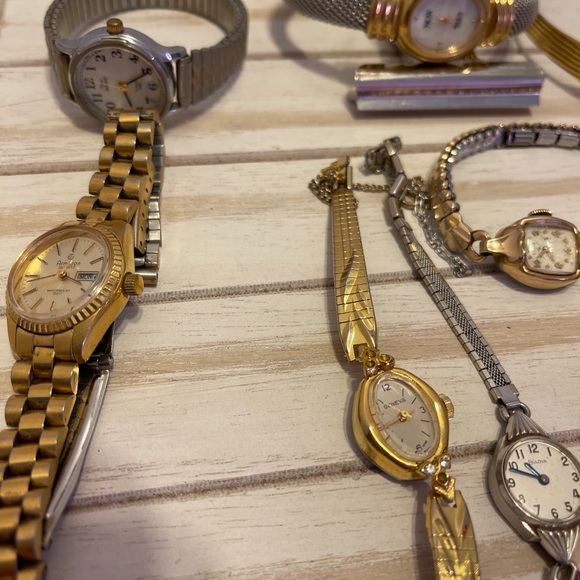 WRISTLET WATCH **Lot 10**